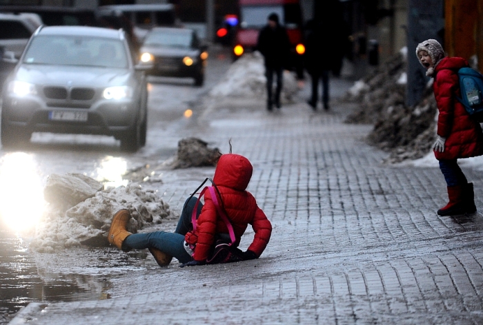 Из-за гололедицы в неотложке наплыв пациентов с травмами