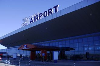 Reținerea pasagerilor de pe cursa turcă s-a lăsat cu scandal în aeroportul