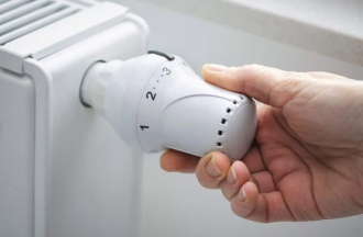 "Termoelectrica" face apel către administratorii de bloc să regleze temperatura în clădiri