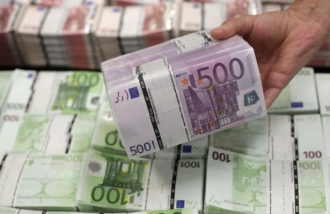 Principalele valute internaţionale, în scădere