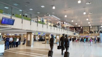 Guvernul nu a decis nimic privind reducerea sau anularea taxei de nouă euro