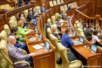 Депутатов Лозован и Нестеровского задержали на 72 часа