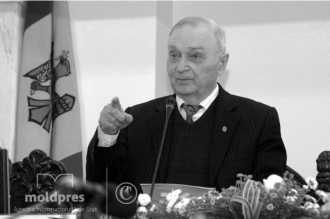 2 октября объявлено в Молдове днем ​​национального траура в связи с похоронами писателя Иона Друцэ