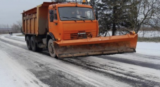 Drumarii au lucrat toată noaptea pentru a face traseele din țară practicabile