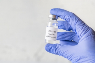 Statele UE au fost nevoite să arunce în jur de 215 milioane de doze de vaccin anti-COVID-19