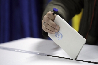 Опрос: В парламент пройдут четыре партии