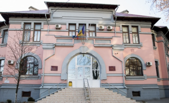 Споры между примарией Кишинёва и Министерством образования не утихают