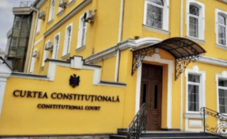 Doi noi deputați vor accede în Parlament