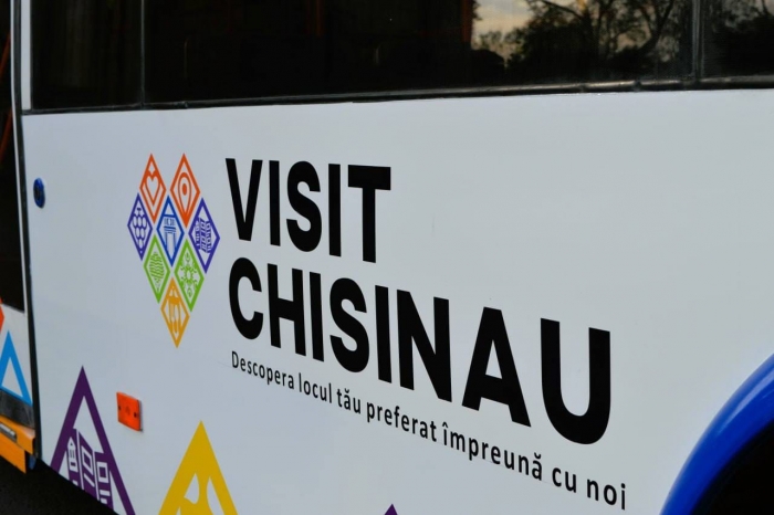 Descoperă Chișinăul la bordul noului troleibuz turistic!