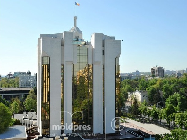 Выборы президента и референдум в Молдове пройдут 20 октября