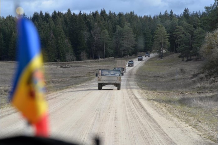 Mai multe unități de tehnică militară se vor deplasa pe drumurile naționale