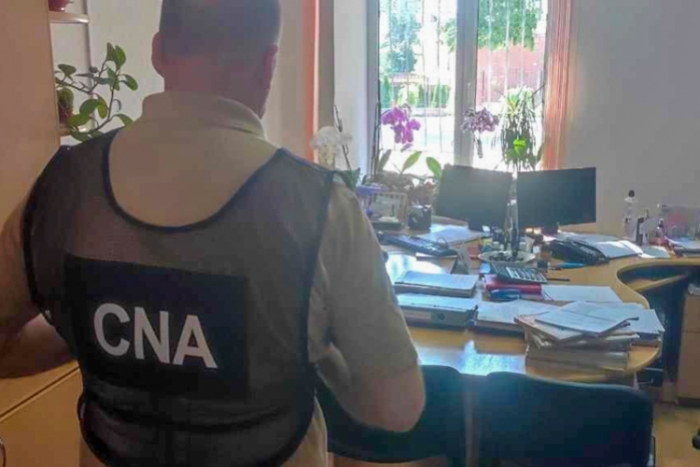 Șefă de secție din Direcția asistență socială Bălți, reținută într-o schemă de deposedare de locuințe