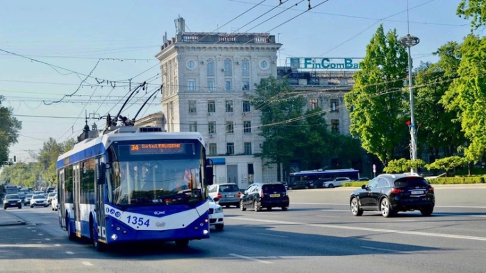 În perioada estivală, numărul troleibuzelor care circulă în capitală a fost redus cu 10%