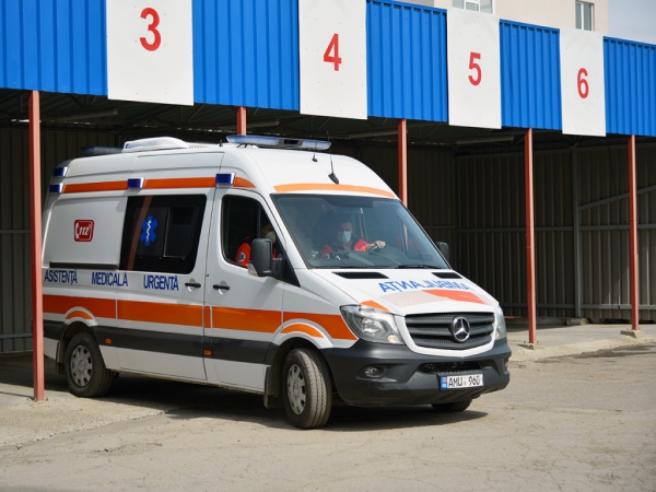 За неделю жители страны вызывали скорую помощь более 15 тысяч раз