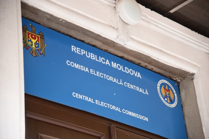 Încă doi candidați au depus astăzi la Comisia Electorală Centrală listele cu semnături