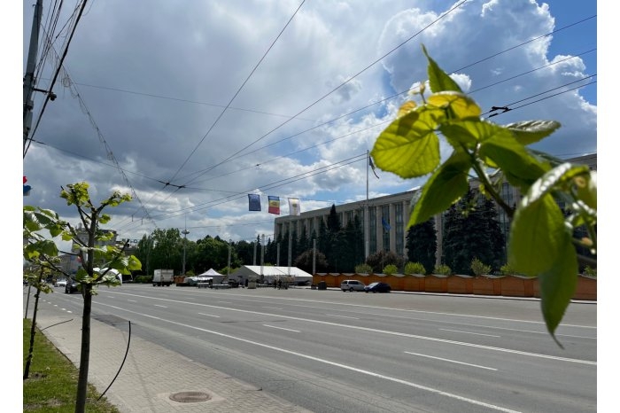Circulația în Piața Marii Adunări Naționale va fi sistată