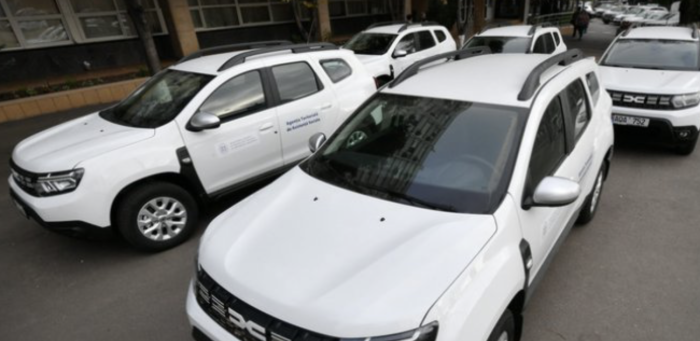 Asistenții sociali din șase raioane au beneficiat de automobile noi