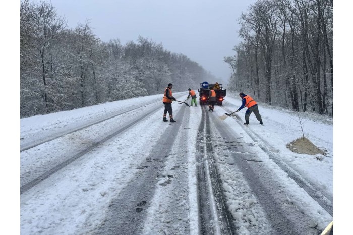 Circulația rutieră pe drumurile naționale este asigurată în condiții de iarnă