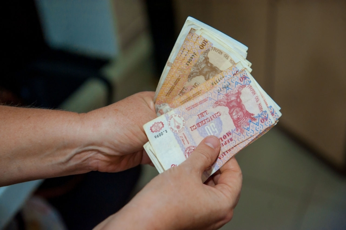 Sindicatele cer majorarea salariului minim la 6 mii de lei