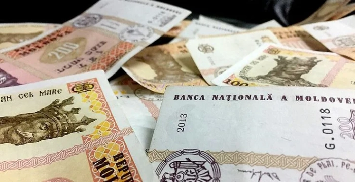 Mai mulți angajați din sectorul public vor rămâne în acest an fără premiu anual