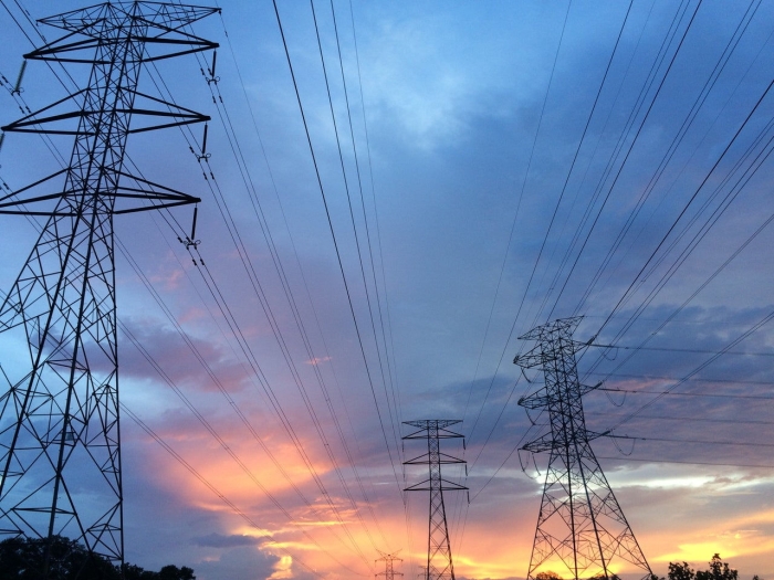 Moldova cumpără mai multă energie electrică de pe piața OPCOM din România
