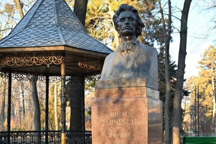 В Кишиневе отметили 175 лет со дня рождения великого поэта Михая Еминеску