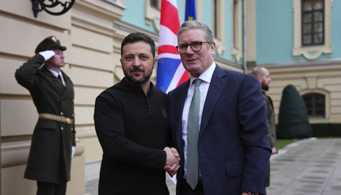 Marea Britanie semnează cu Ucraina un „tratat pe 100 de ani”