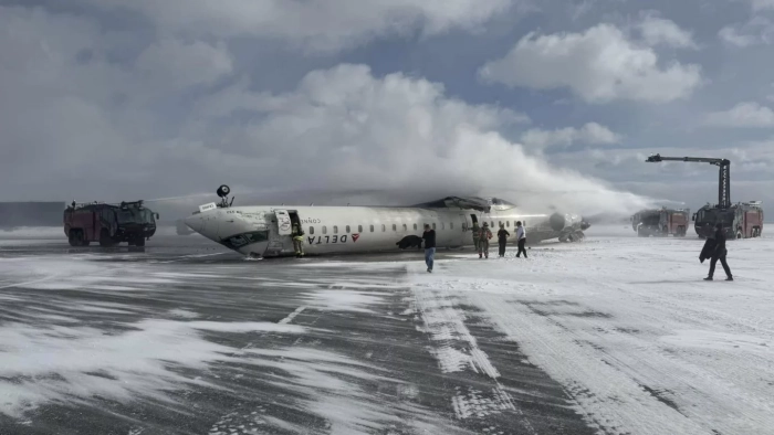Accident aviatic în Canada: un avion cu 80 de pasageri s-a răsturnat