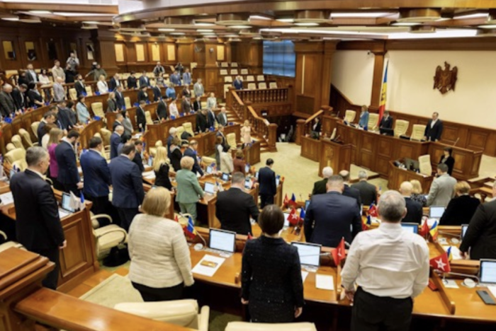Moment de reculegere în Parlament, la trei ani de război în Ucraina