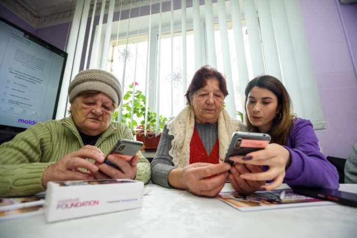 В Молдове работает программа цифровой и социальной интеграции пожилых людей