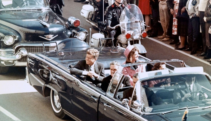 Trump desecretizează noi documente despre asasinarea lui Kennedy
