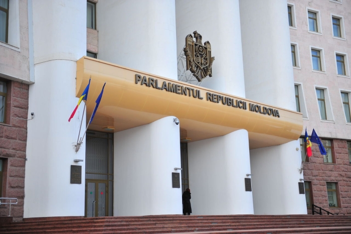 Sondaj: Trei partide și două blocuri electorale în viitorul Parlament
