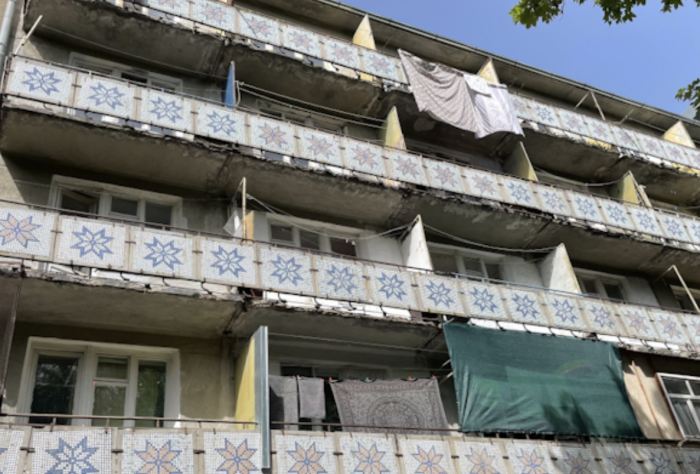 30 общественных зданий, университетов и районных больниц будут модернизированы