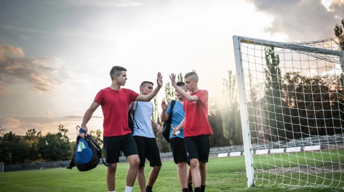 Doar 1 din 6 adolescenți practică activitate fizică regulată