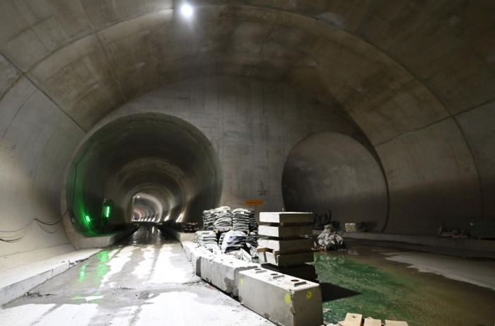 Austria sapă în Alpi cel mai lung tunel feroviar subteran
