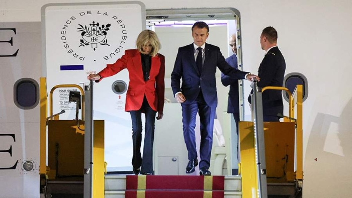 Emmanuel și Brigitte Macron, imagini controversate