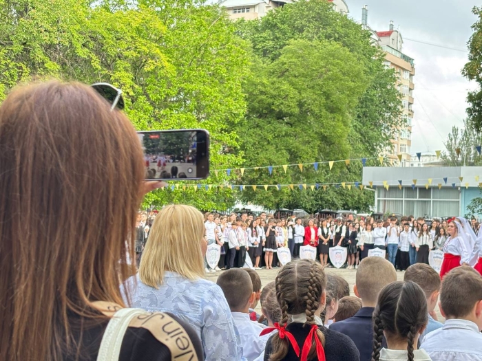 În majoritatea școlilor din țară a răsunat clopoțelul de final de an școlar