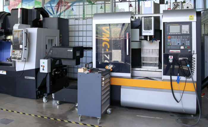 Zece laboratoare moderne, deschise la UTM