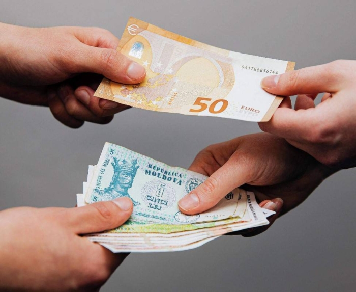 Curs valutar: Cât valorează un euro și un dolar
