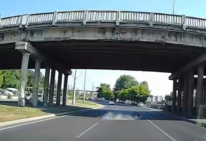 Podul de pe strada Ismail: războiul acuzațiilor dintre partidul de guvernare și administrația primăriei Chișinău