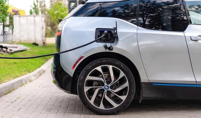 Vânzările de mașini electrice în Europa bat recorduri