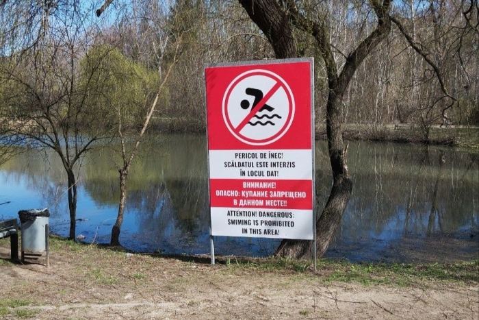 Pericol de scăldat în lacurile din Chișinău