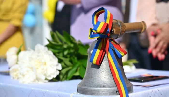 În școlile din Moldova a răsunat astăzi primul sunet de clopoțel
