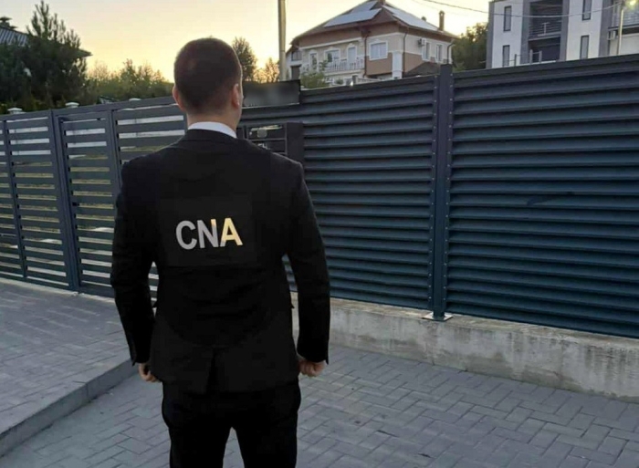 Noi descinderi în capitală