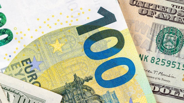 Cât valorează un euro și un dolar