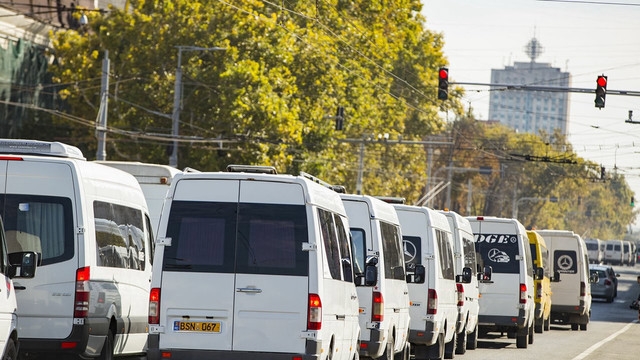 Transportul public ar urma să se scumpească cu 20%