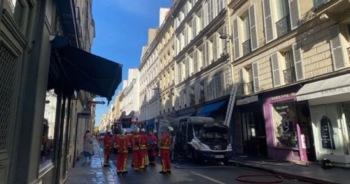 Incendiu în apropierea sediului Guvernului francez