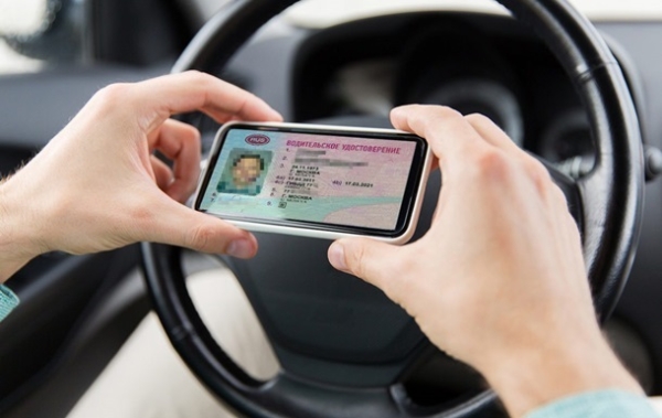 Permisul de conducere va fi disponibil pe telefon
