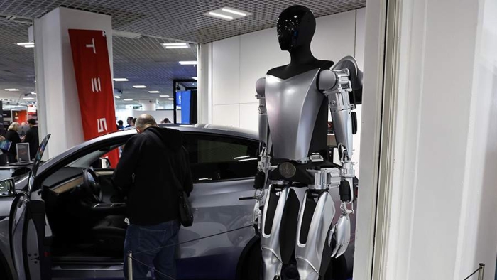 Musk a anunțat planurile de a crea o armată de roboți