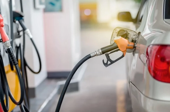 Санкции, которые бьют по карману: бензин в Молдове взлетел